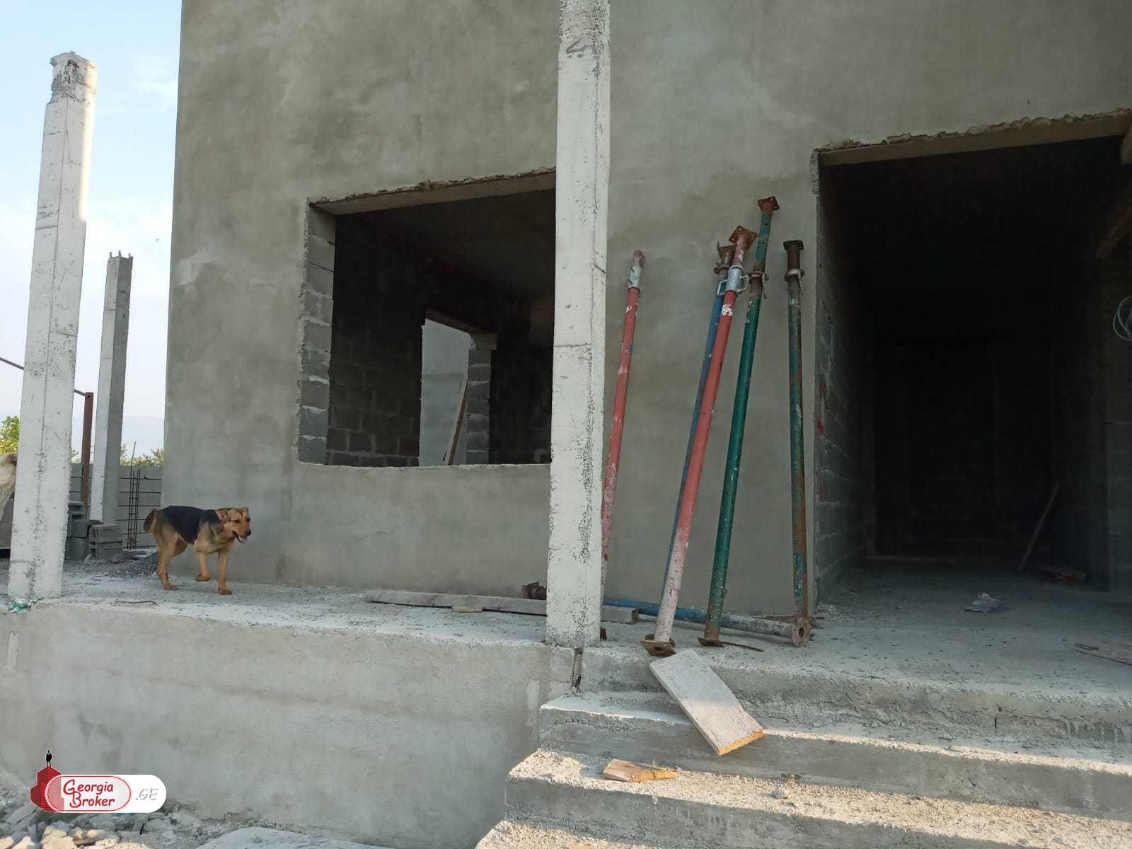 იყიდება ახალი აშენებული 4 ოთახიანი სახლი