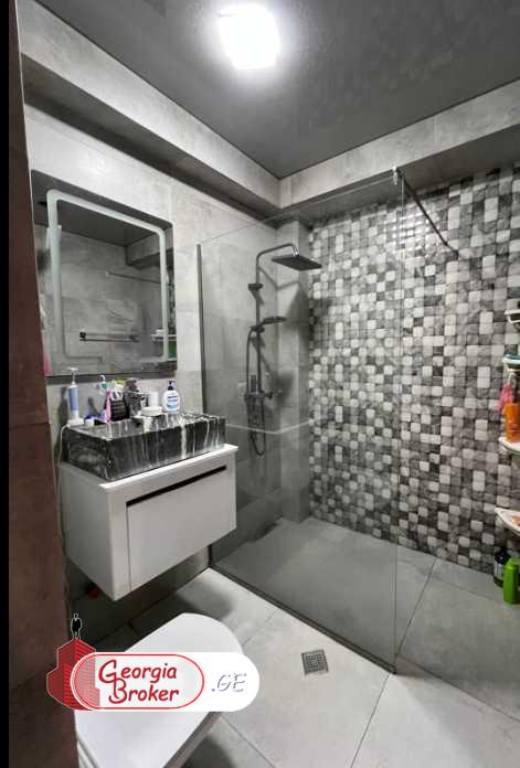 продается квартира с новым ремонтом