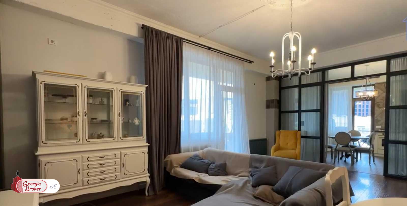 продается квартира с новым ремонтом 4-комнаты