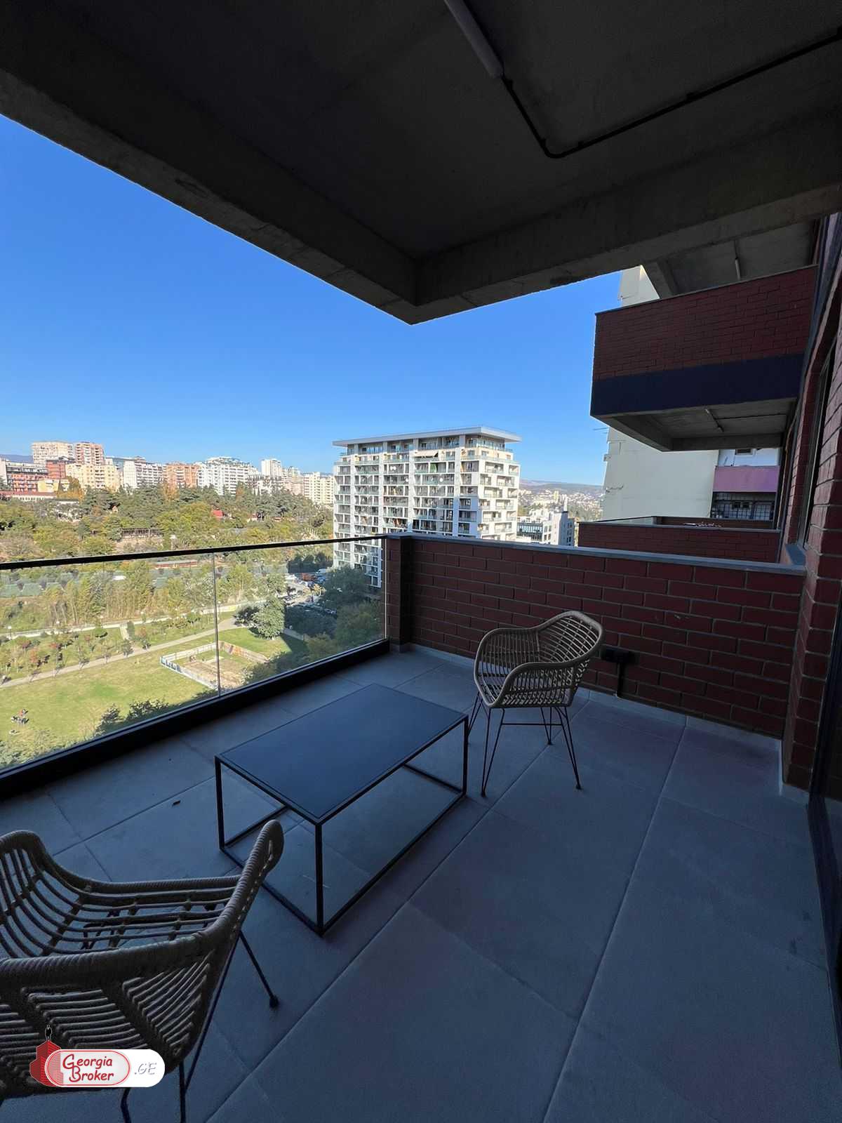 в аренду квартира с новым ремонтом 2-комнаты