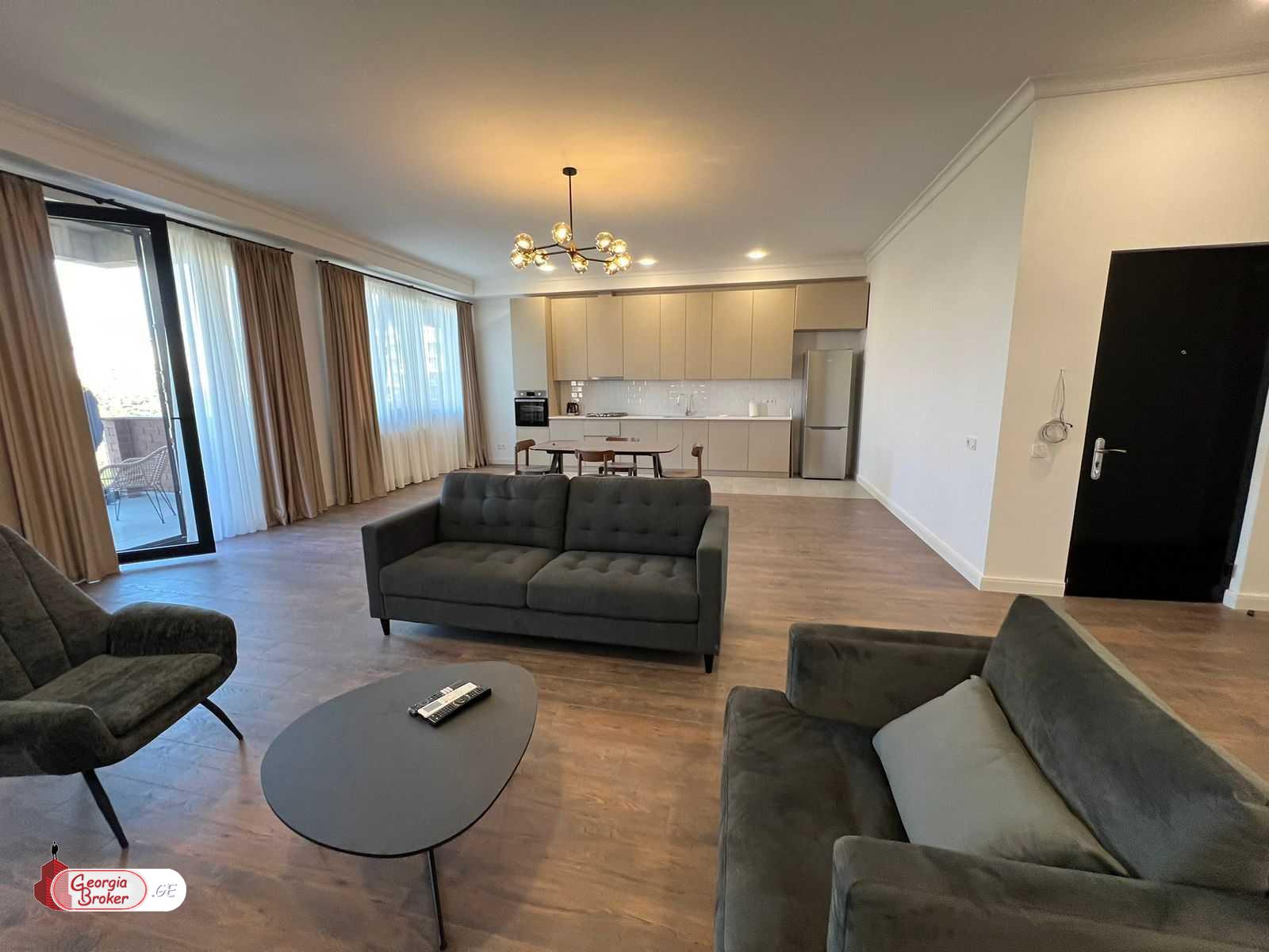 в аренду квартира с новым ремонтом 2-комнаты