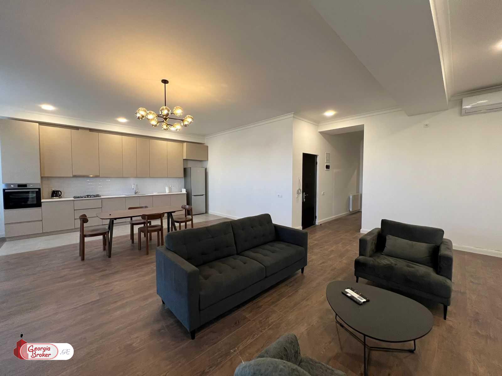 в аренду квартира с новым ремонтом 2-комнаты