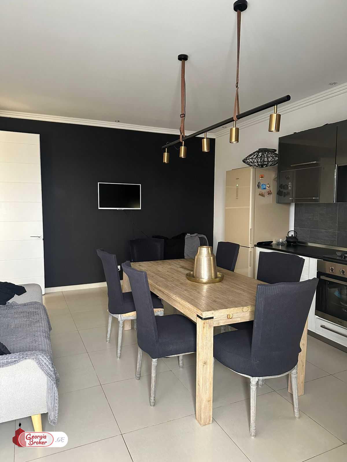 იყიდება ახალი გარემონტებული 3 ოთახიანი ბინა