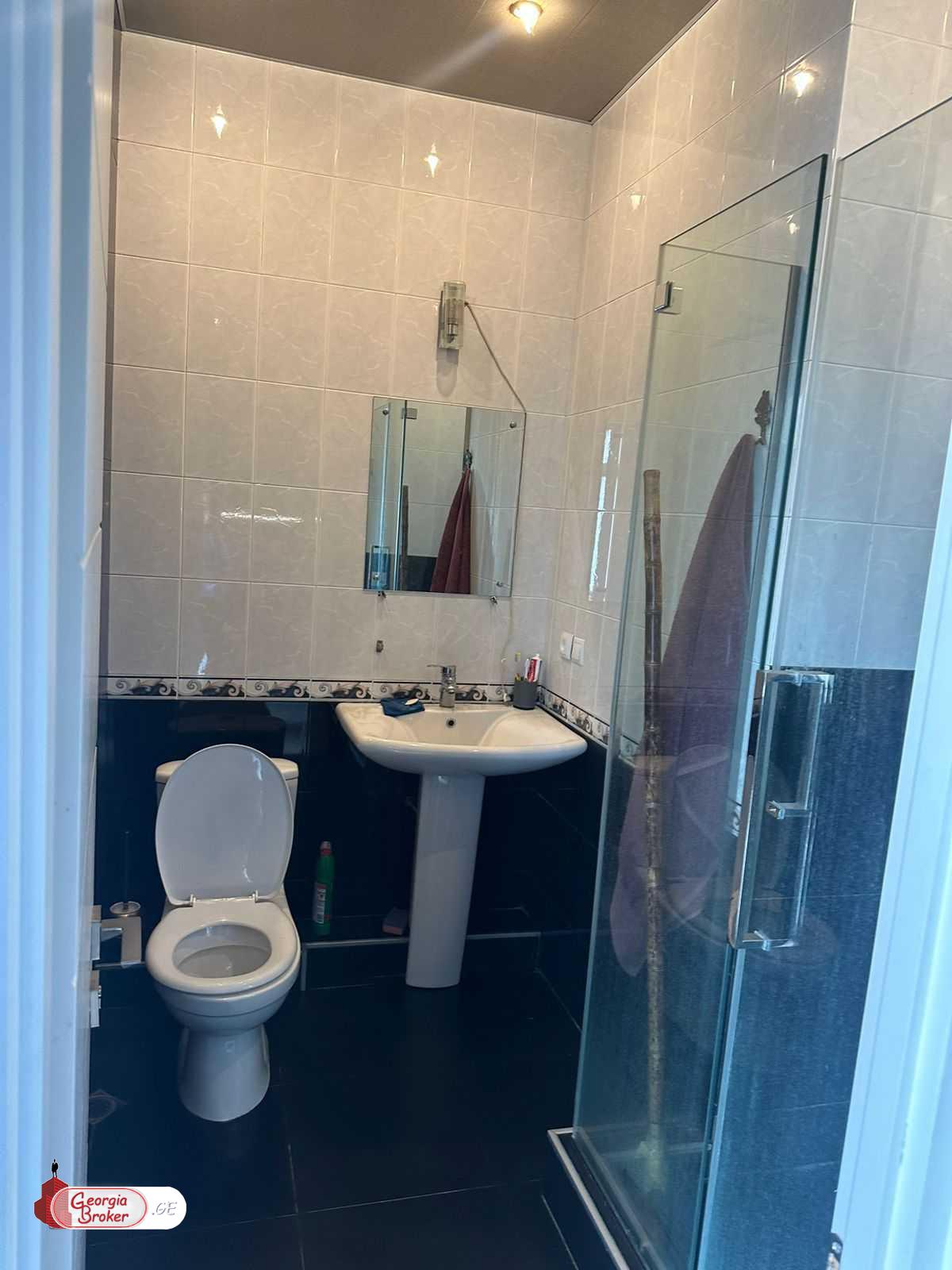 იყიდება ახალი გარემონტებული 3 ოთახიანი ბინა