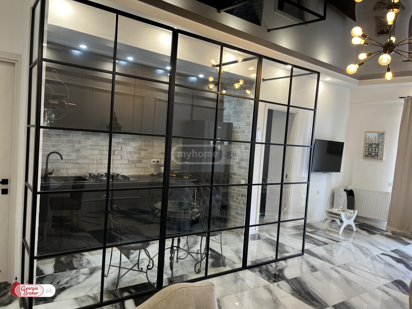 იყიდება ახალი გარემონტებული 4 ოთახიანი ბინა