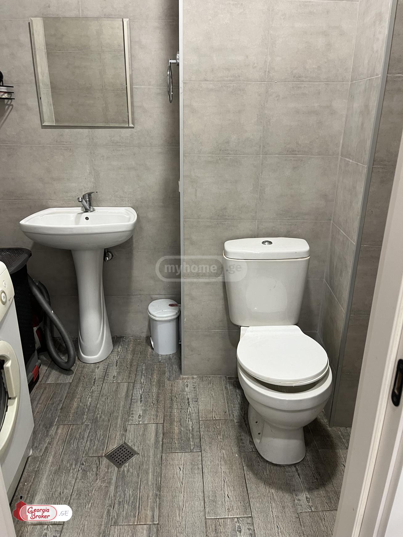 იყიდება ახალი გარემონტებული 4 ოთახიანი ბინა