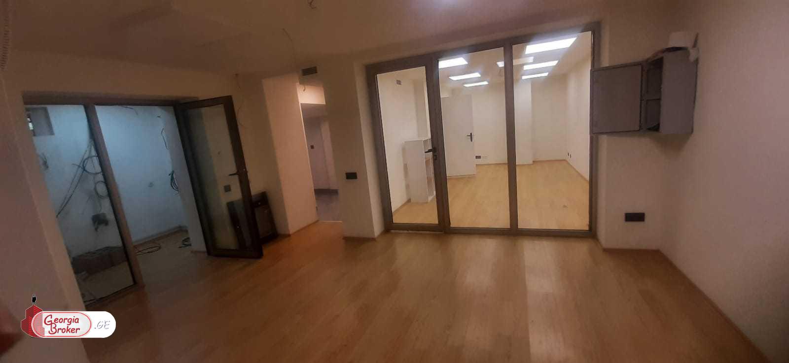 ქირავდება ახალი გარემონტებული უნივერსალური ფართი