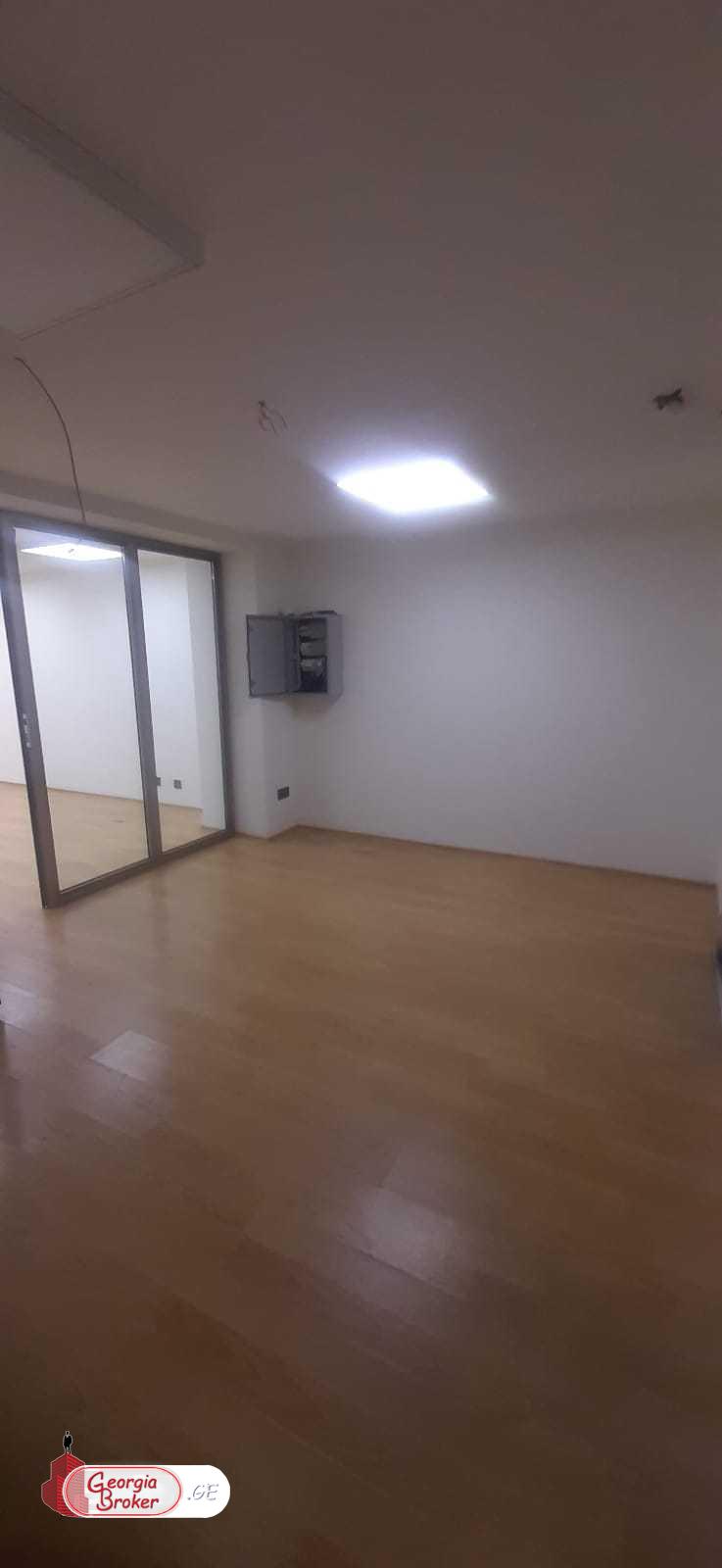 ქირავდება ახალი გარემონტებული უნივერსალური ფართი