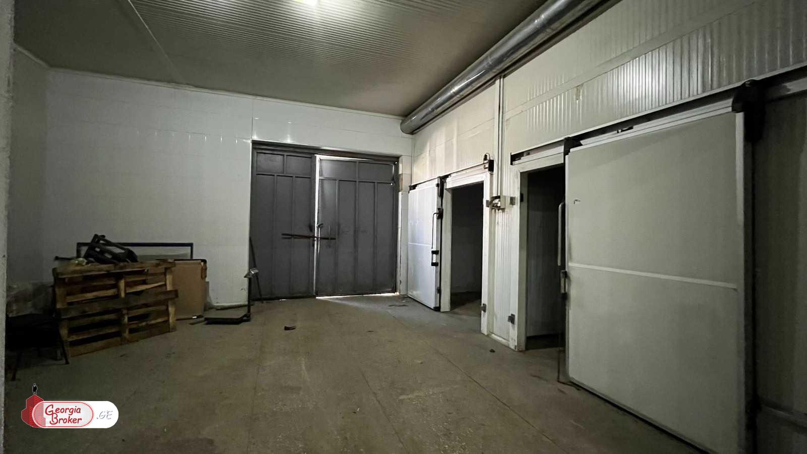 nearly repaired production space for rent