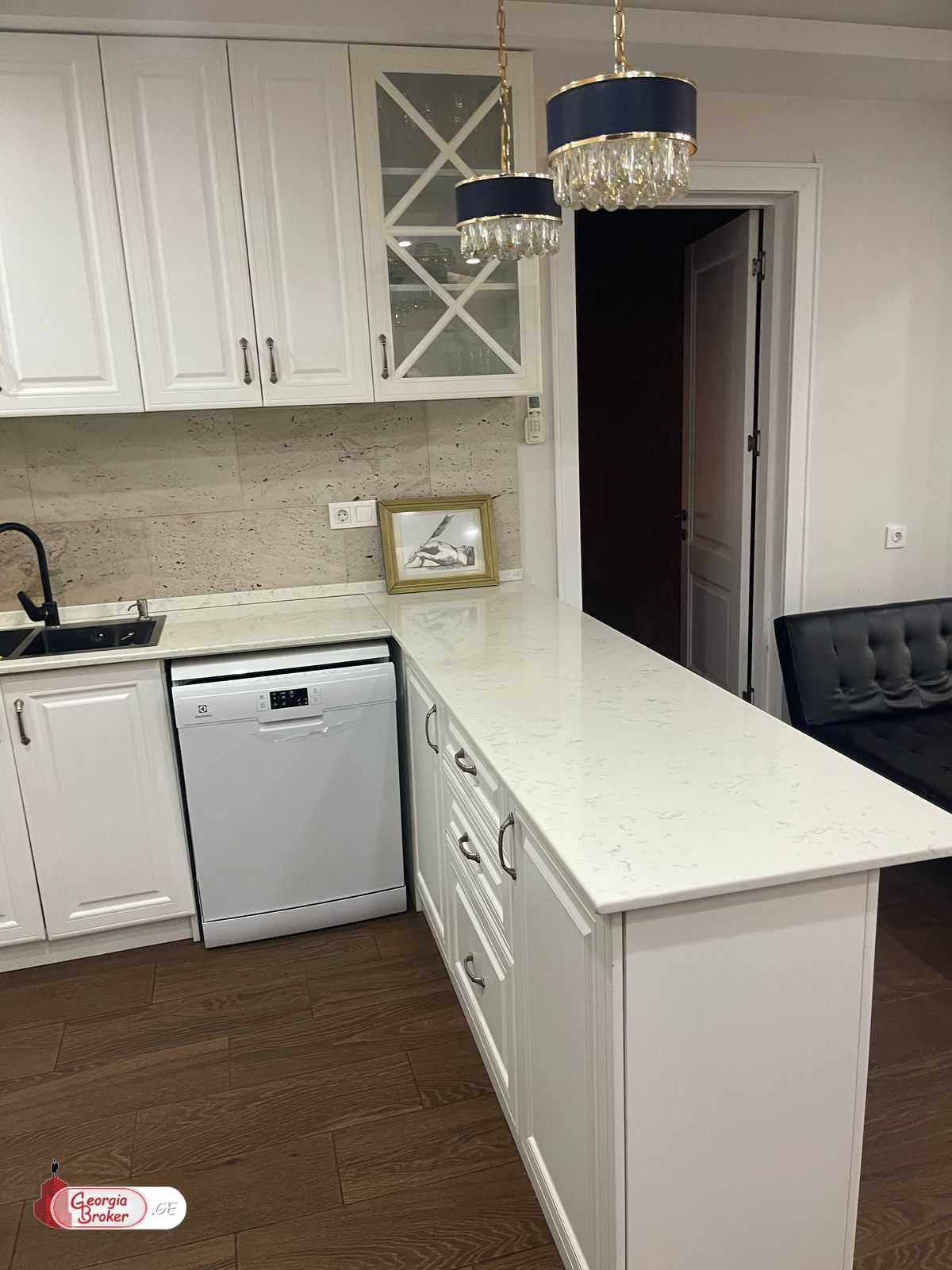 nearly repaired 4-room apartment for rent