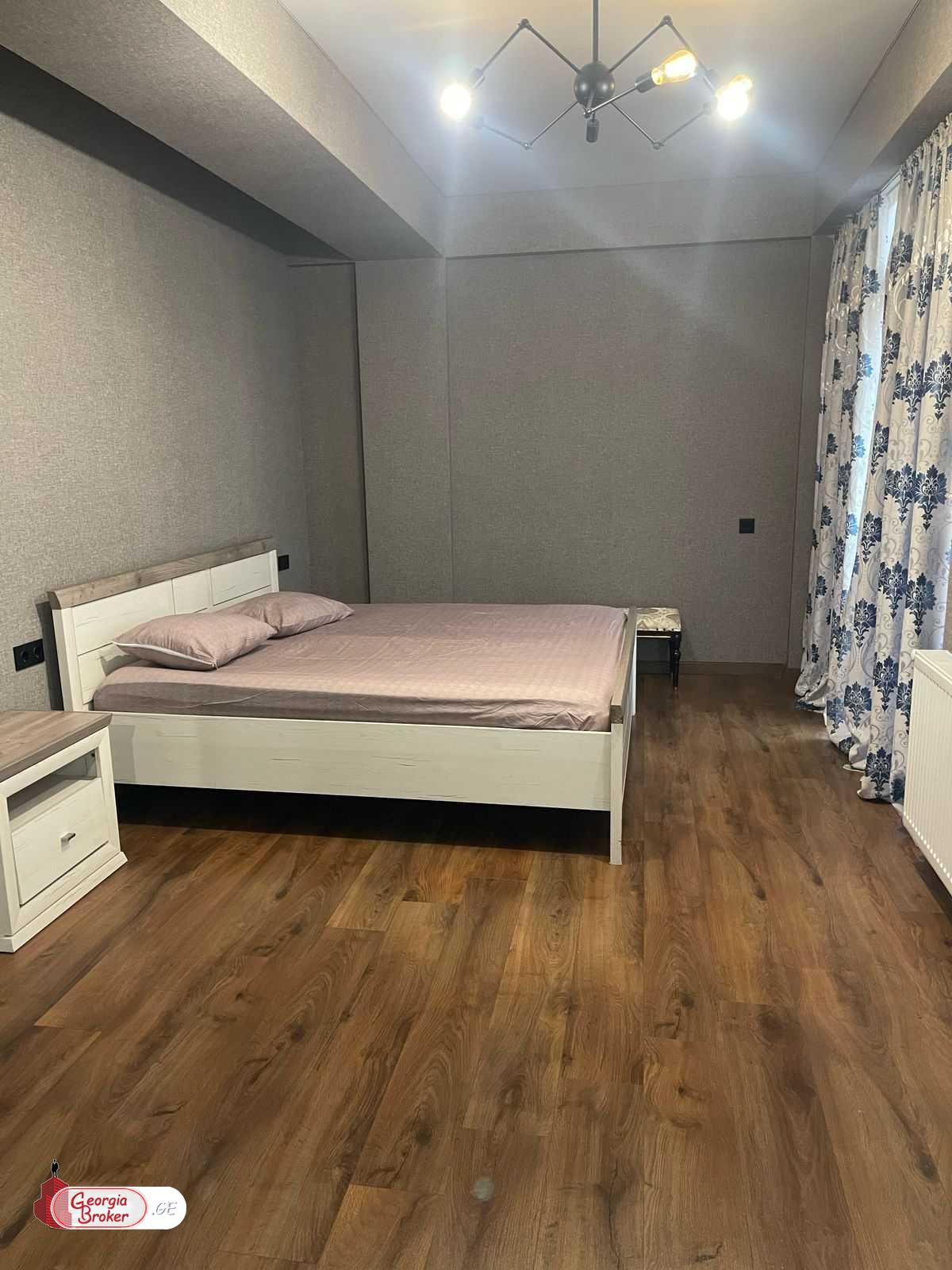 nearly repaired 4-room apartment for rent