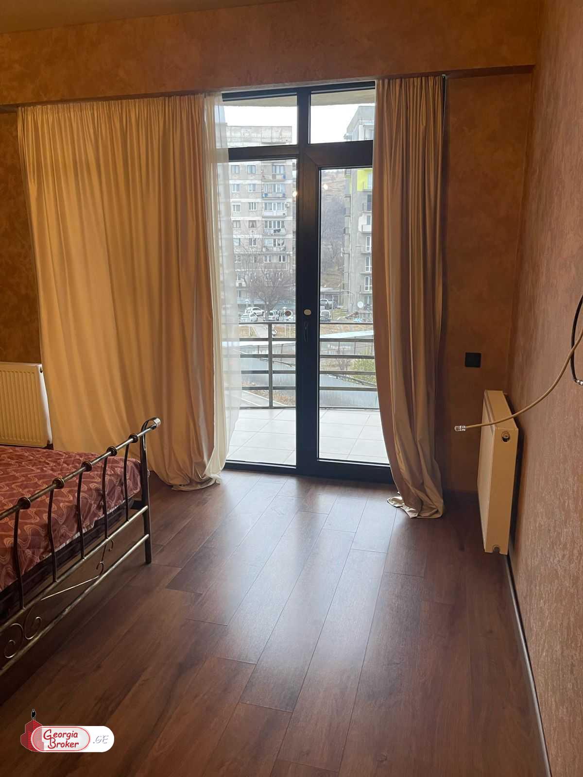 nearly repaired 4-room apartment for rent