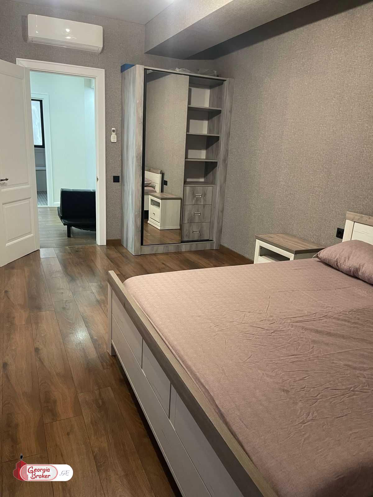 nearly repaired 4-room apartment for rent