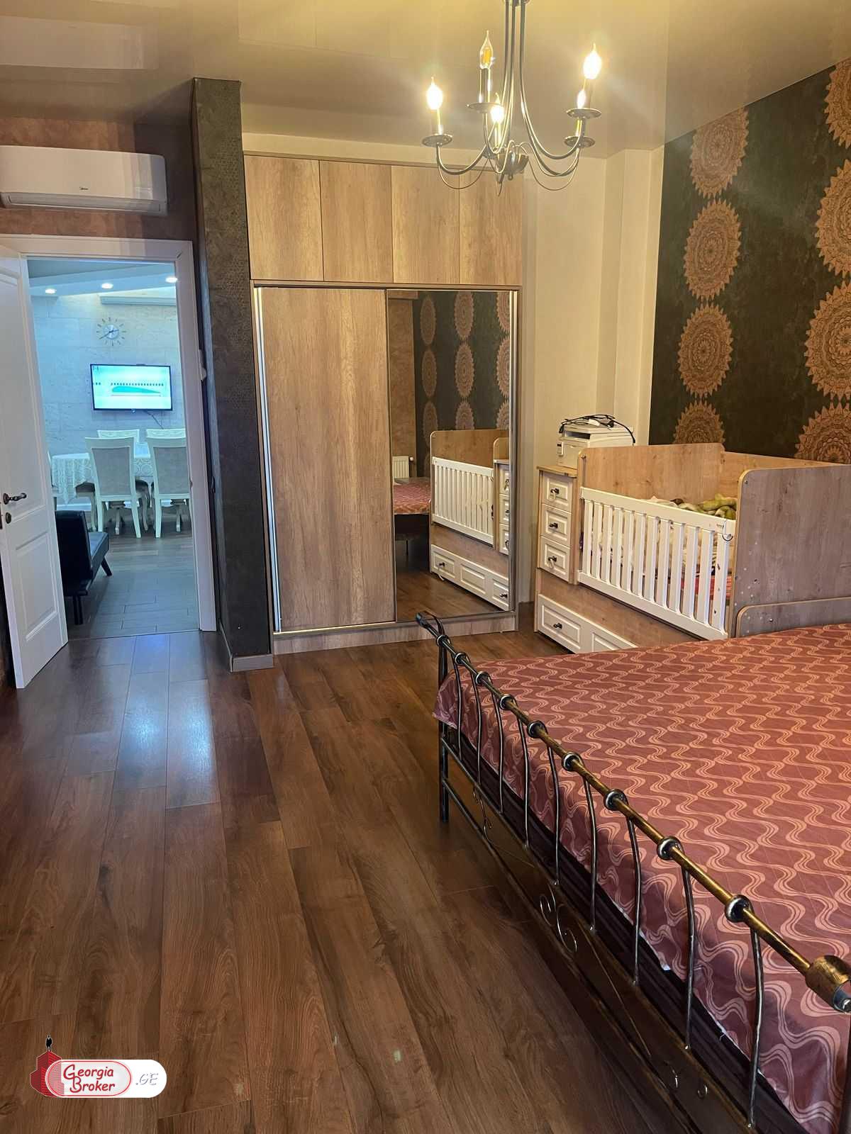 nearly repaired 4-room apartment for rent