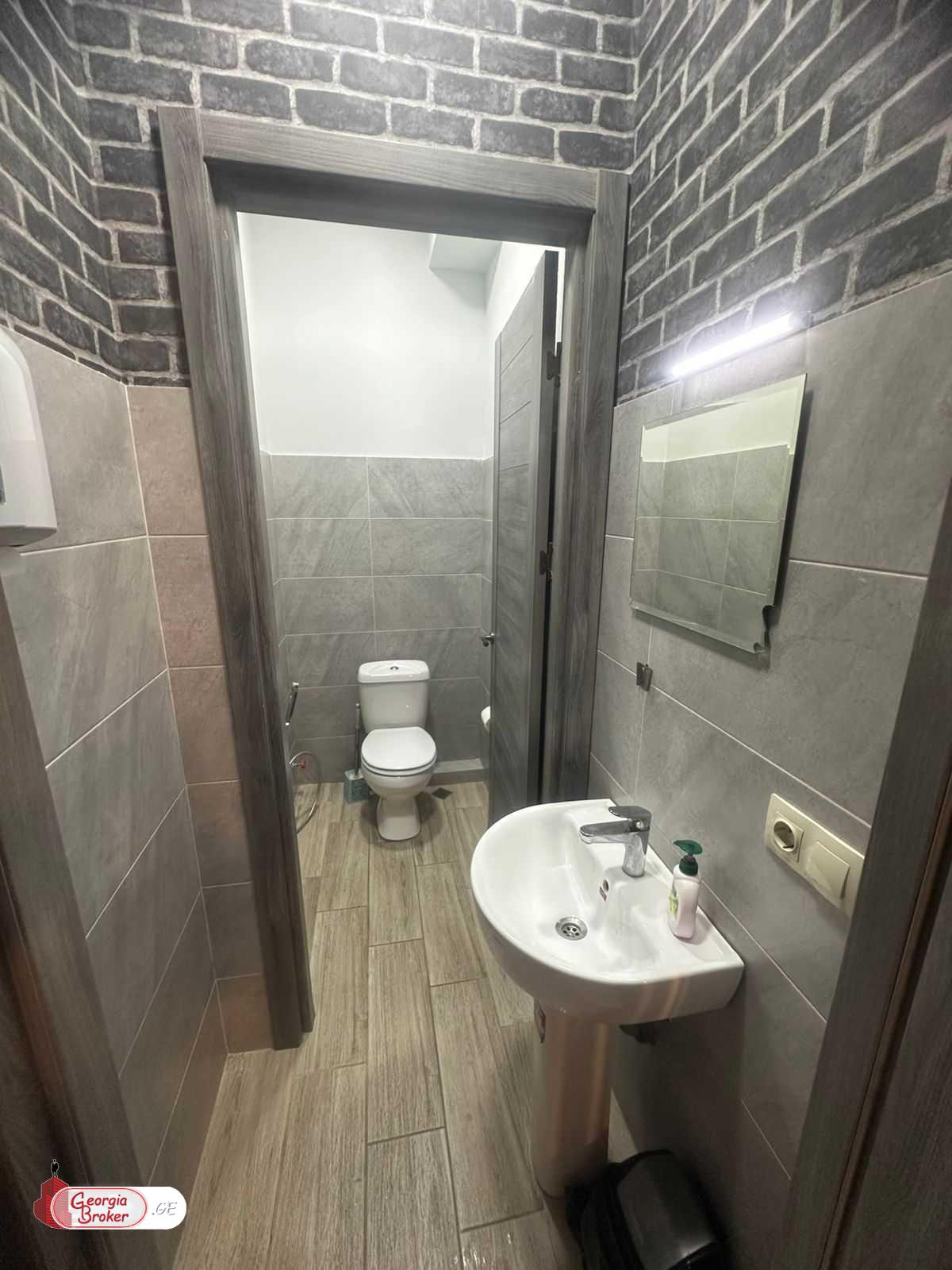 nearly repaired 6-room apartment for sale