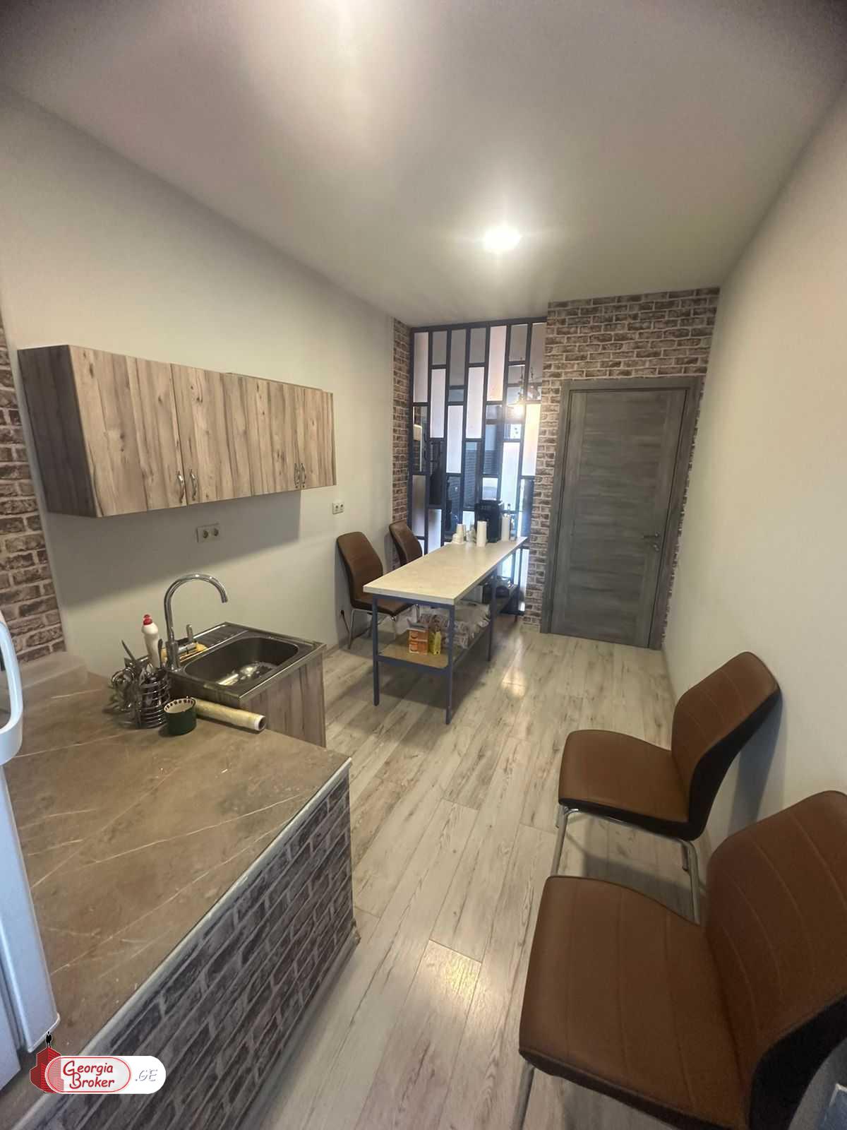 nearly repaired 6-room apartment for sale