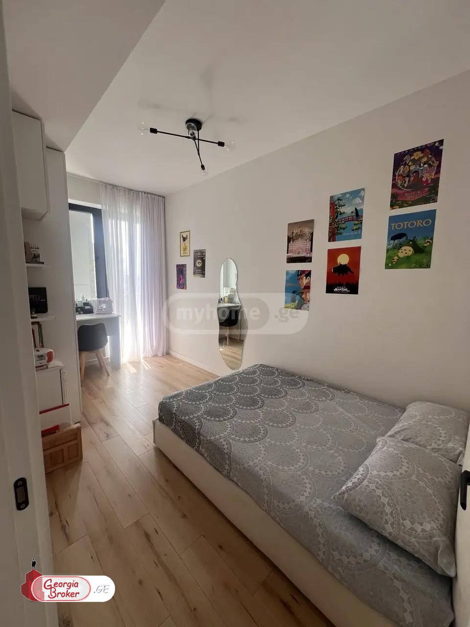 продается квартира с новым ремонтом 3-комнаты