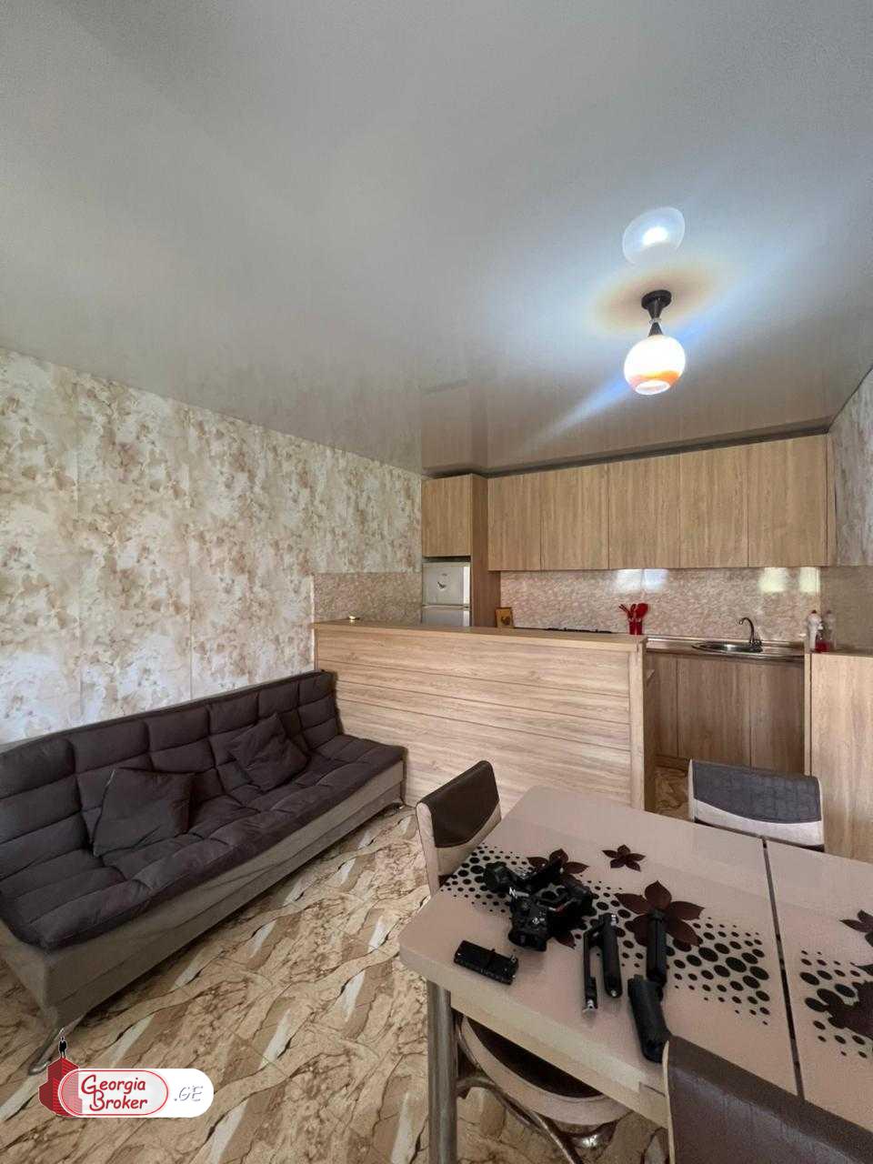 продается дом с новым ремонтом 4-комнаты