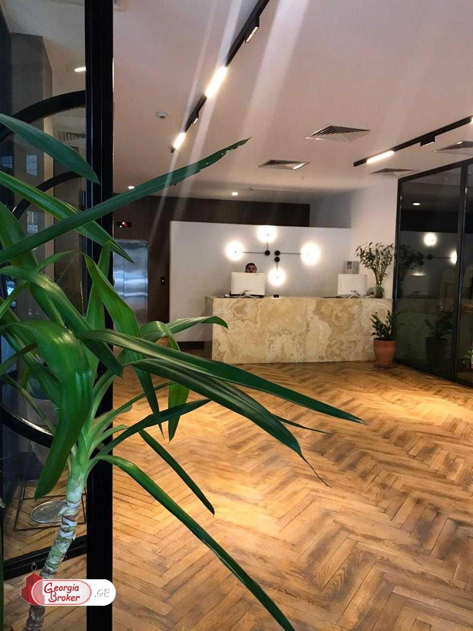 продается офис с новым ремонтом