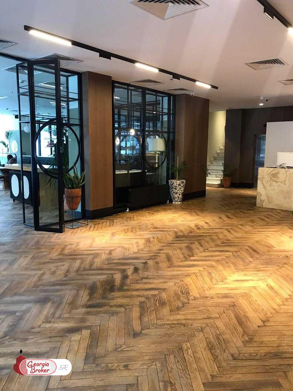 продается офис с новым ремонтом