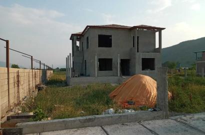 იყიდება ახალი აშენებული 4 ოთახიანი სახლი