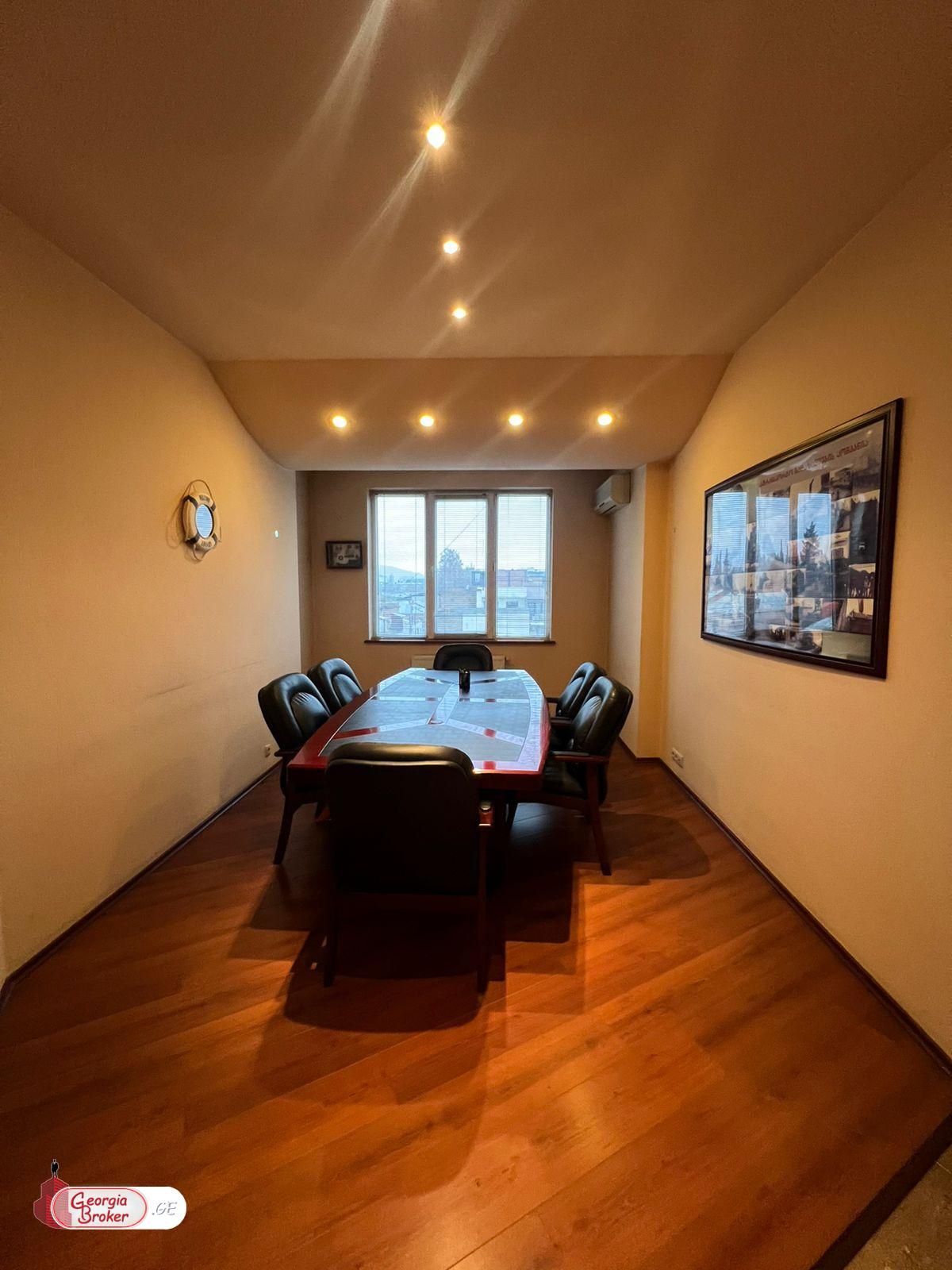 იყიდება ახალი გარემონტებული საოფისე ფართი