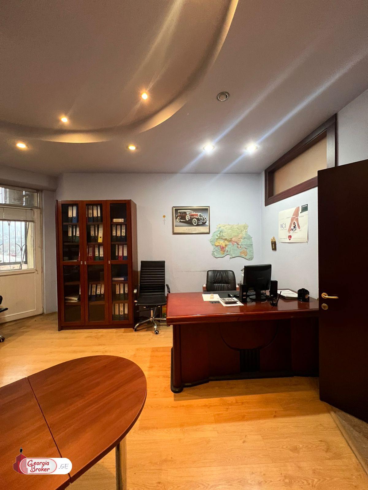 იყიდება ახალი გარემონტებული საოფისე ფართი