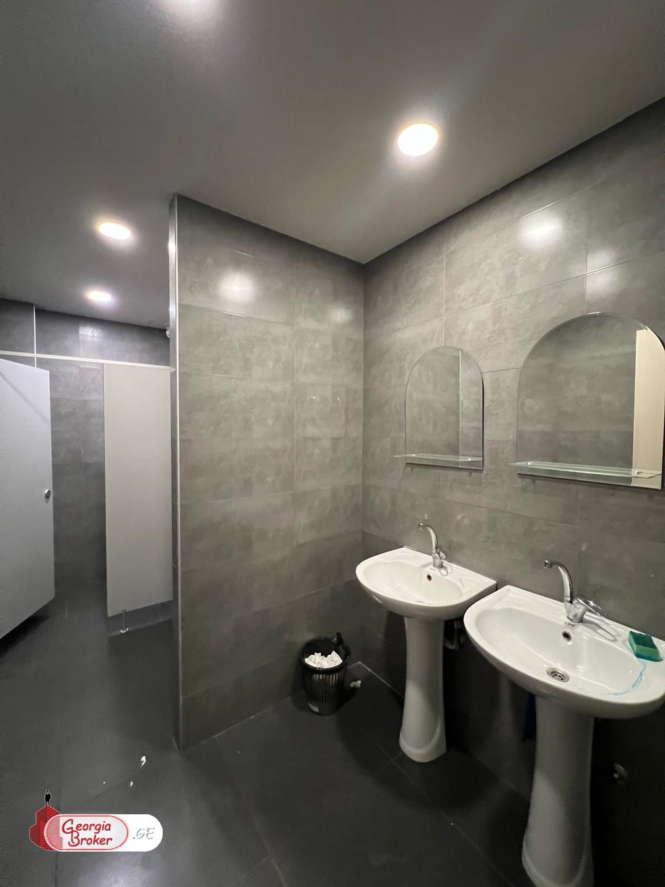 იყიდება ახალი გარემონტებული 7 ოთახიანი ბინა