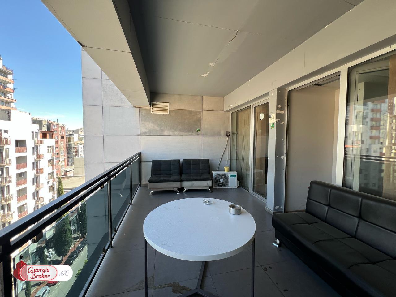 იყიდება ახალი გარემონტებული 7 ოთახიანი ბინა