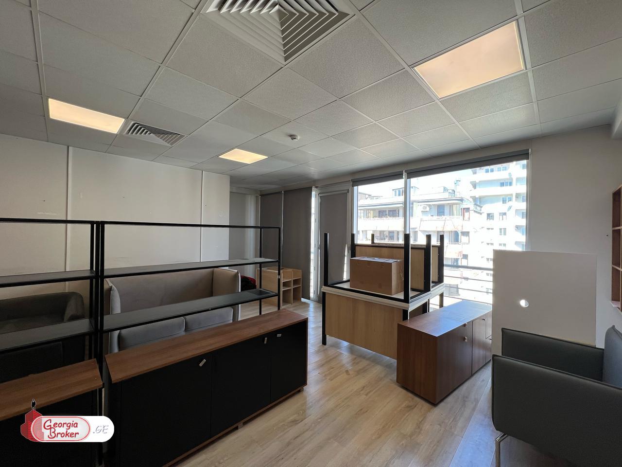 იყიდება ახალი გარემონტებული 7 ოთახიანი ბინა