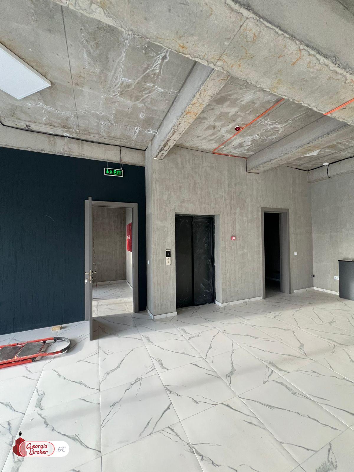 ქირავდება ახალი გარემონტებული სავაჭრო ფართი