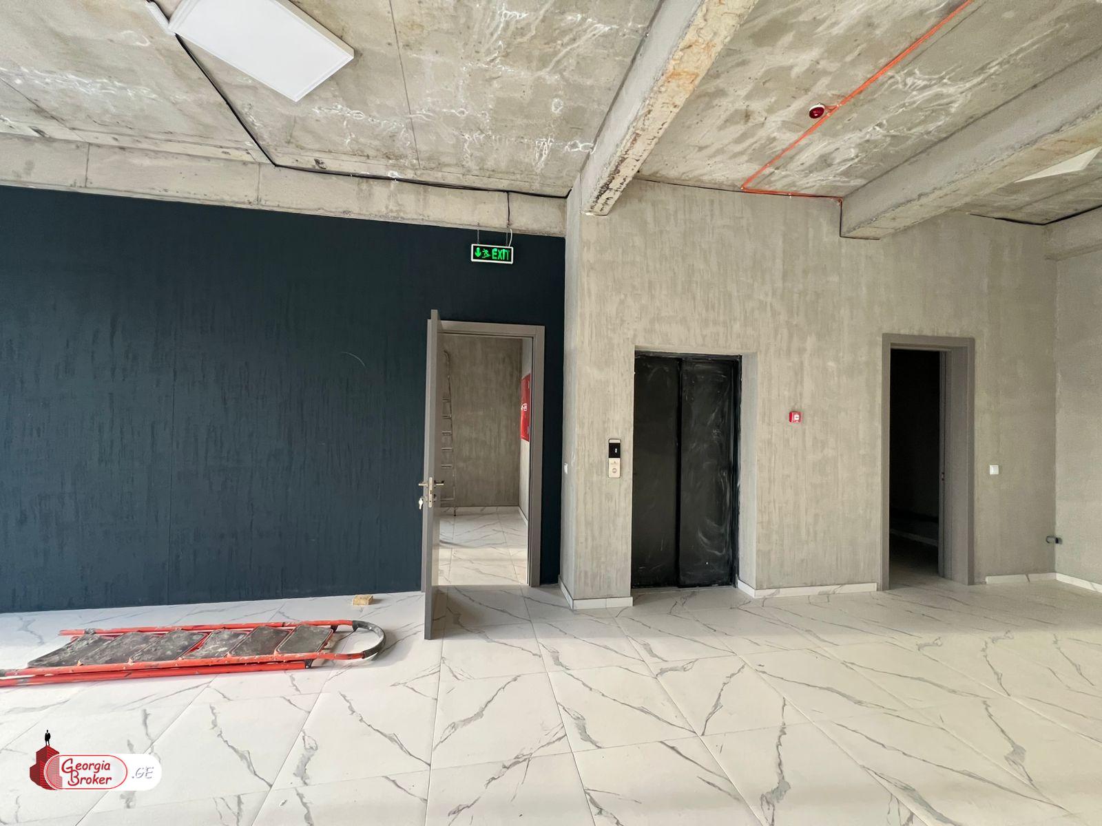 ქირავდება ახალი გარემონტებული სავაჭრო ფართი