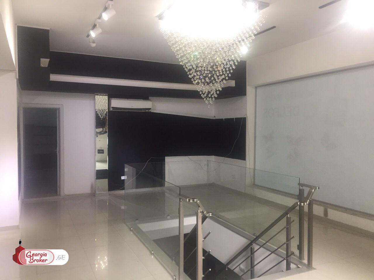 продается торговое помещение с новым ремонтом