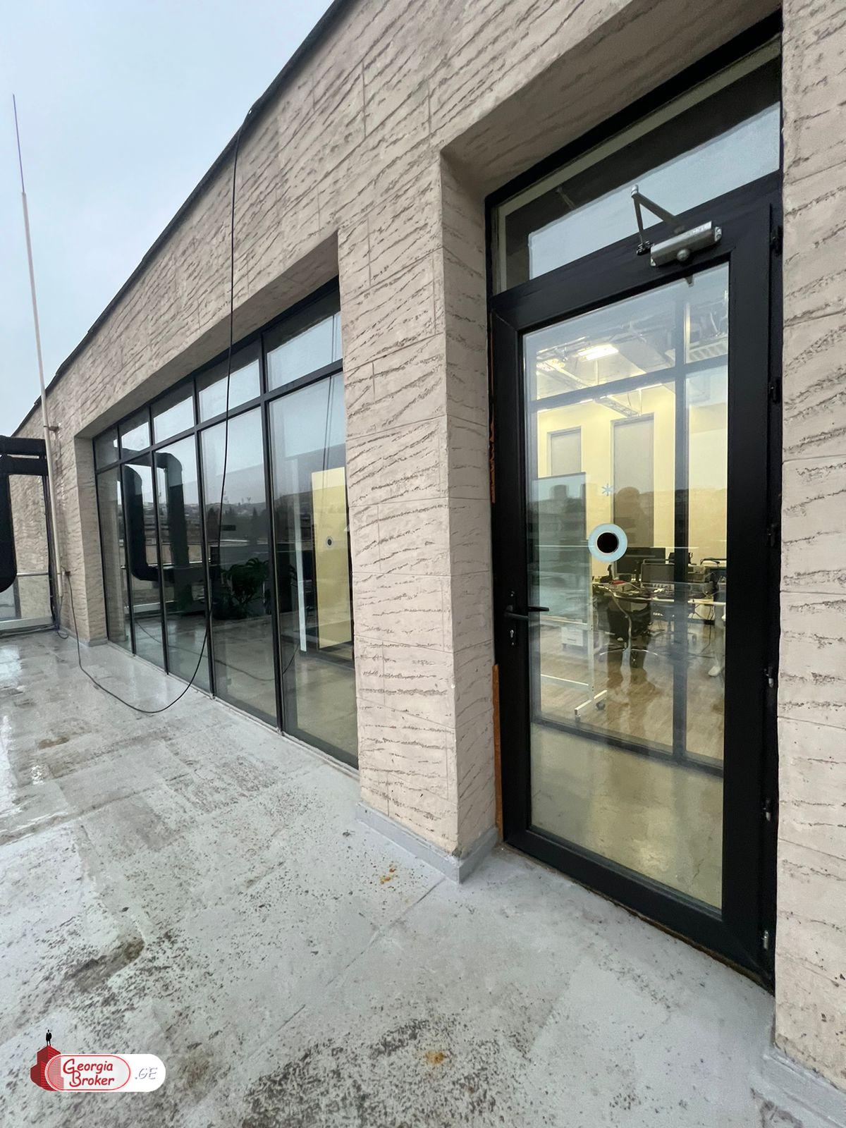 в аренду офис с новым ремонтом 11-комнат