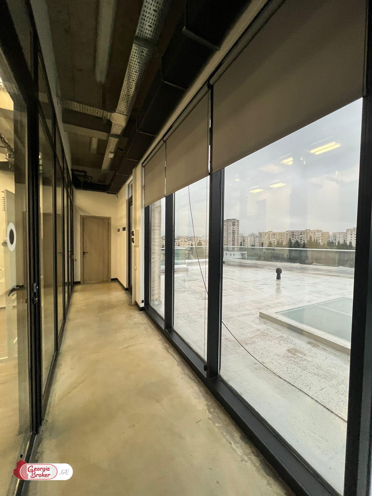 в аренду офис с новым ремонтом 11-комнат