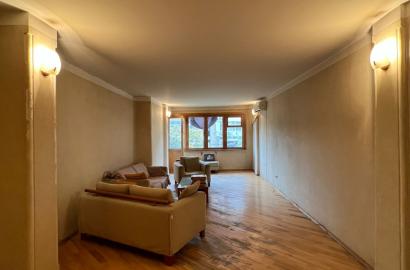 продается квартира со старым ремонтом 4-комнаты