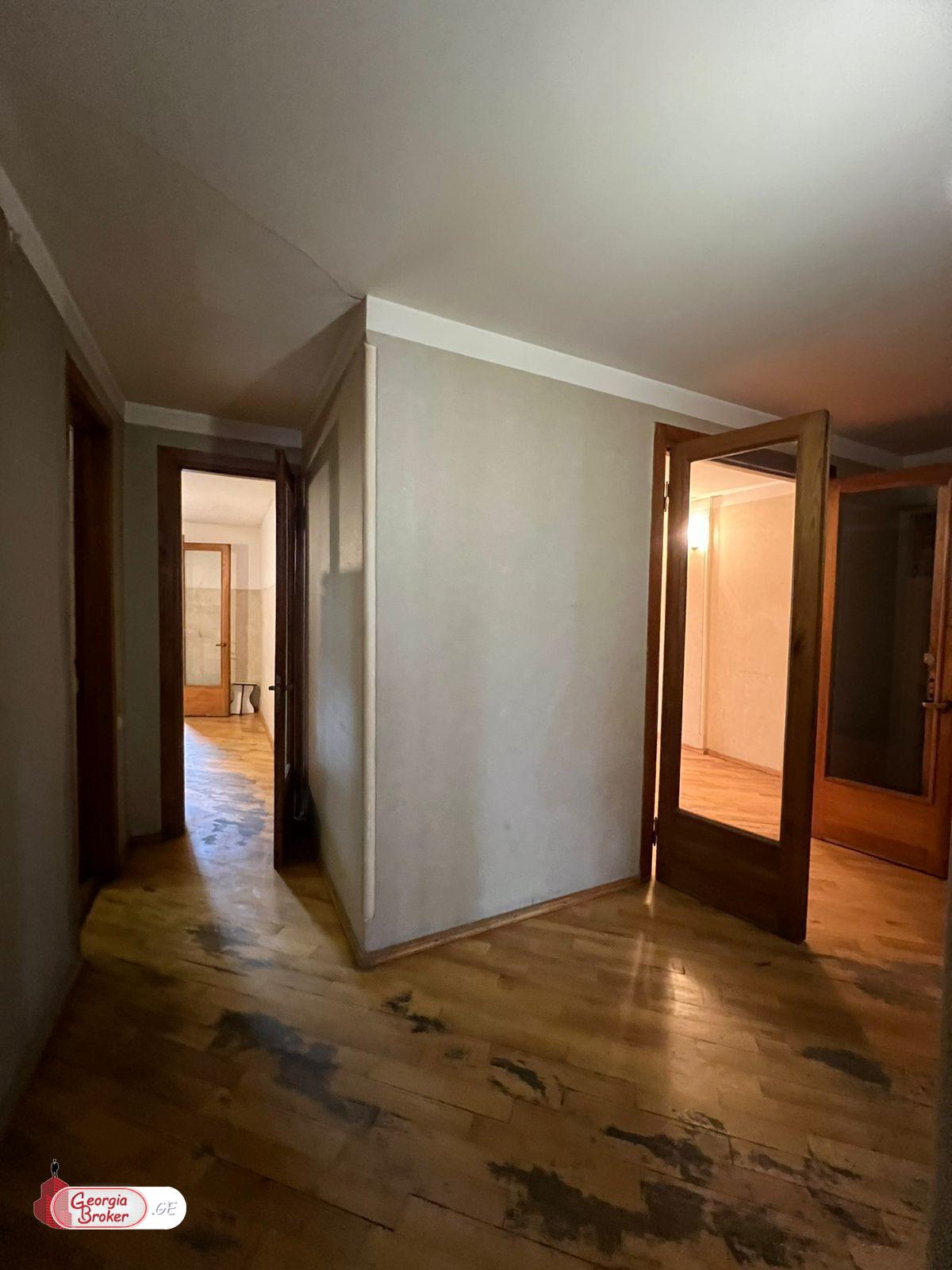 old repaired 4-room apartment for sale