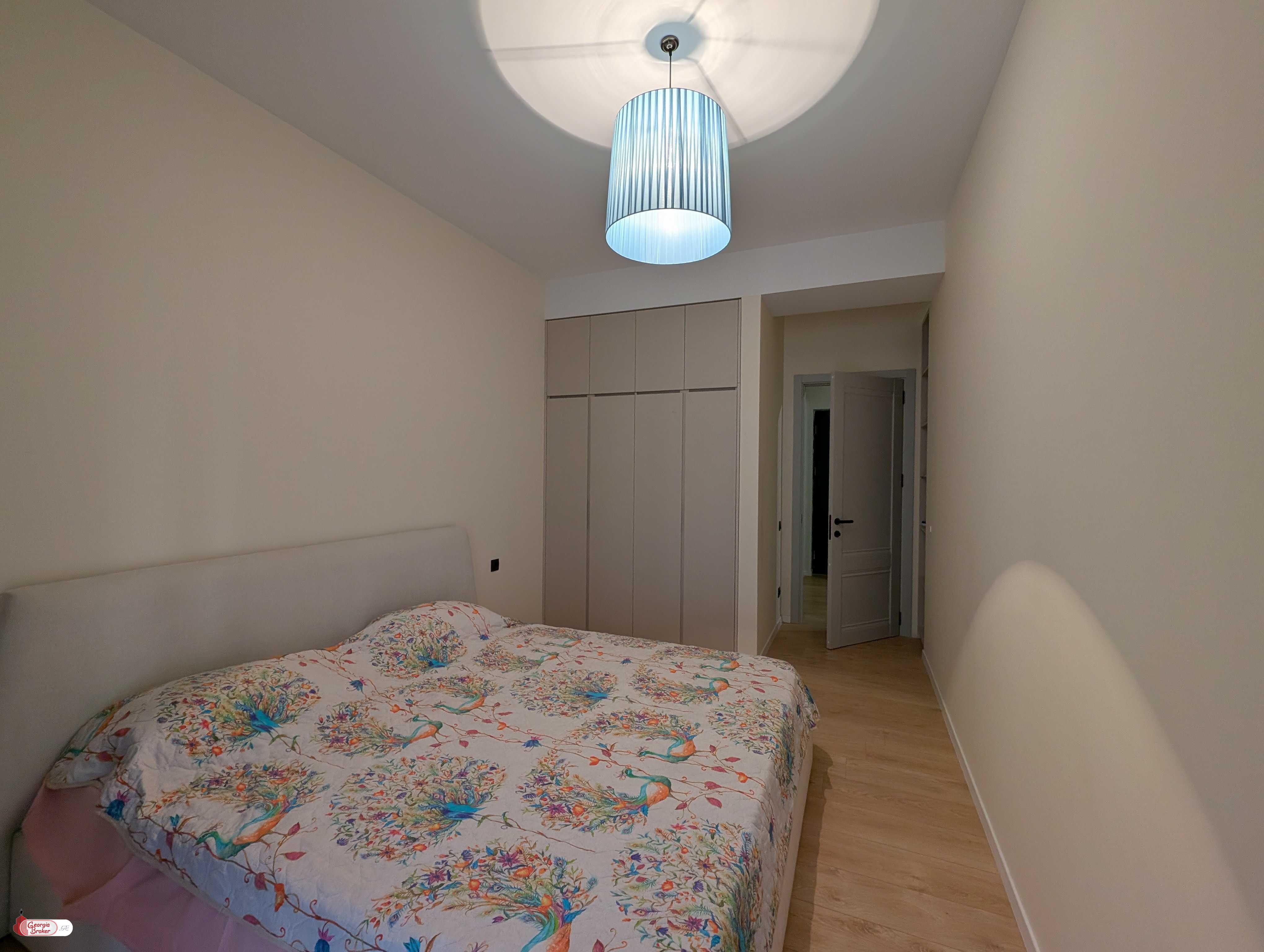 продается квартира с новым ремонтом 3-комнаты