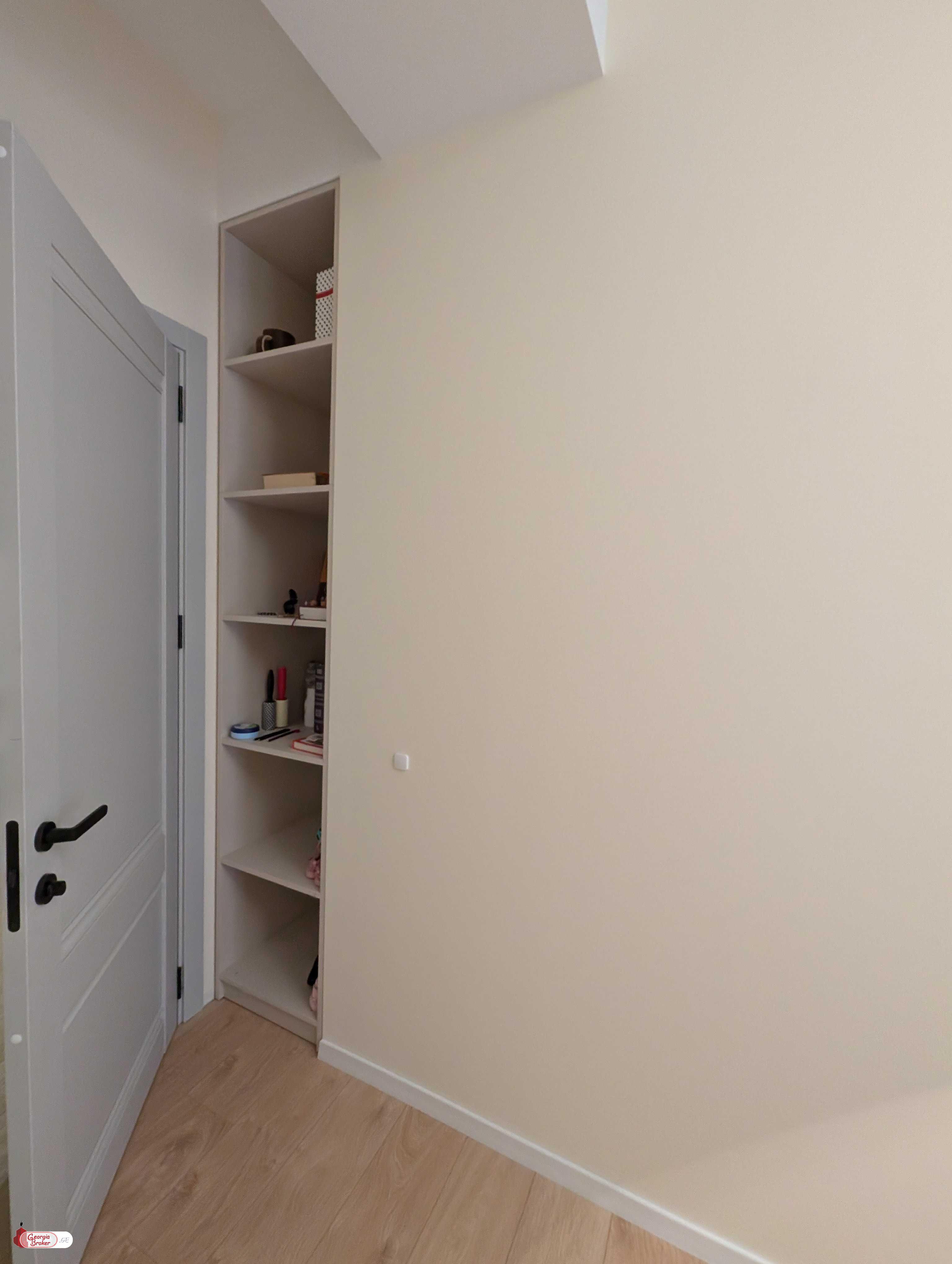 продается квартира с новым ремонтом 3-комнаты