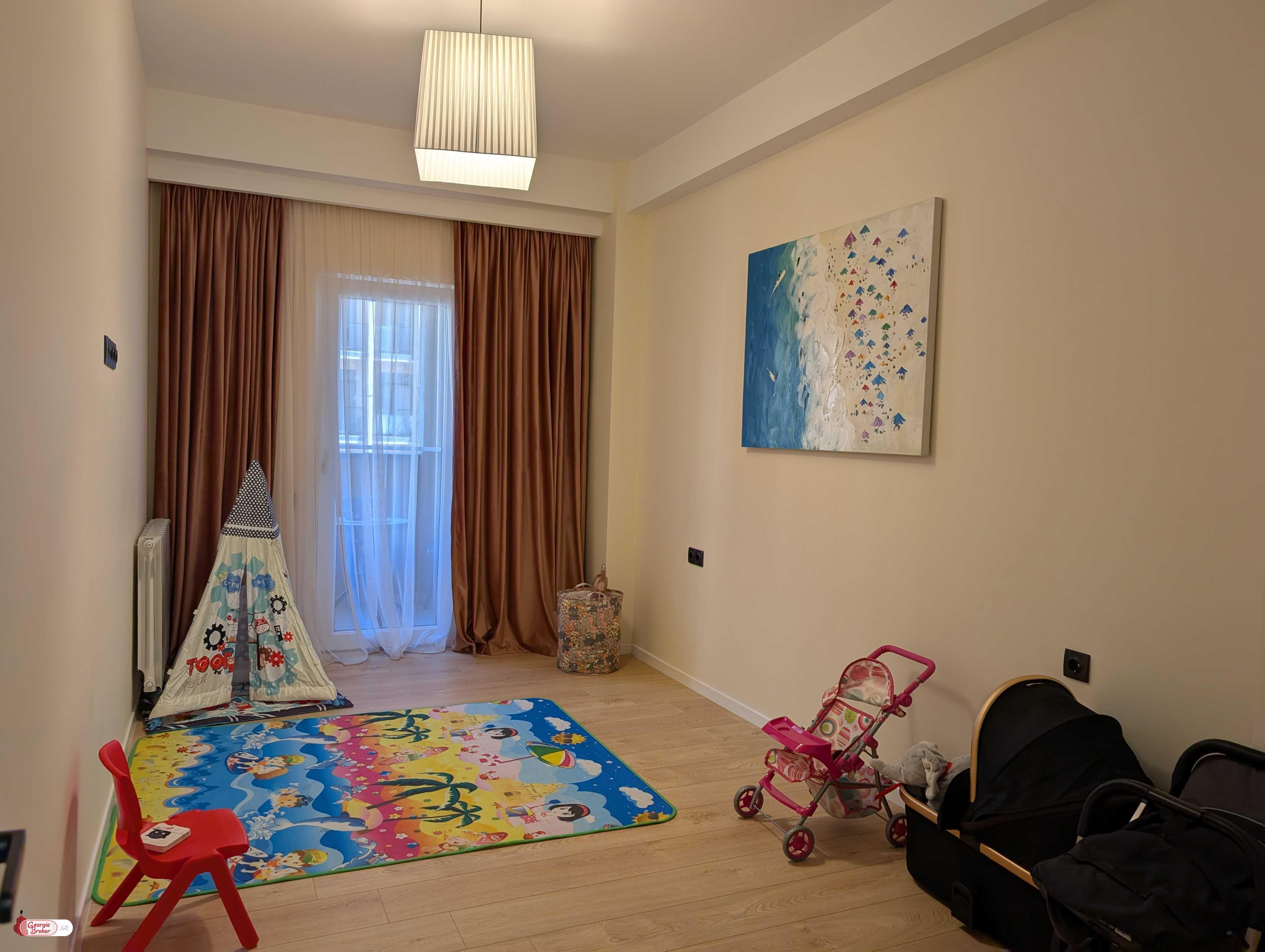 продается квартира с новым ремонтом 3-комнаты