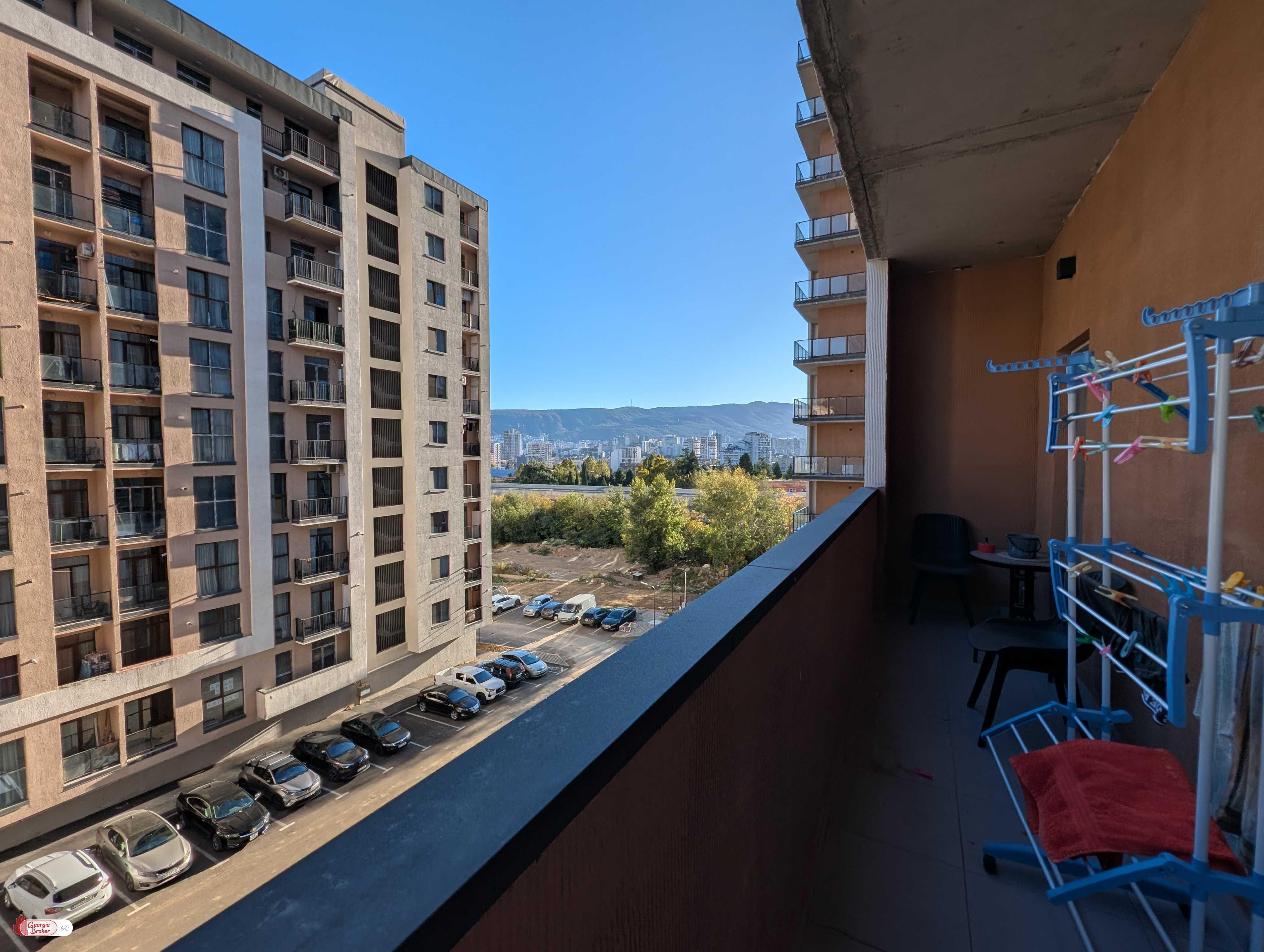 продается квартира с новым ремонтом 3-комнаты