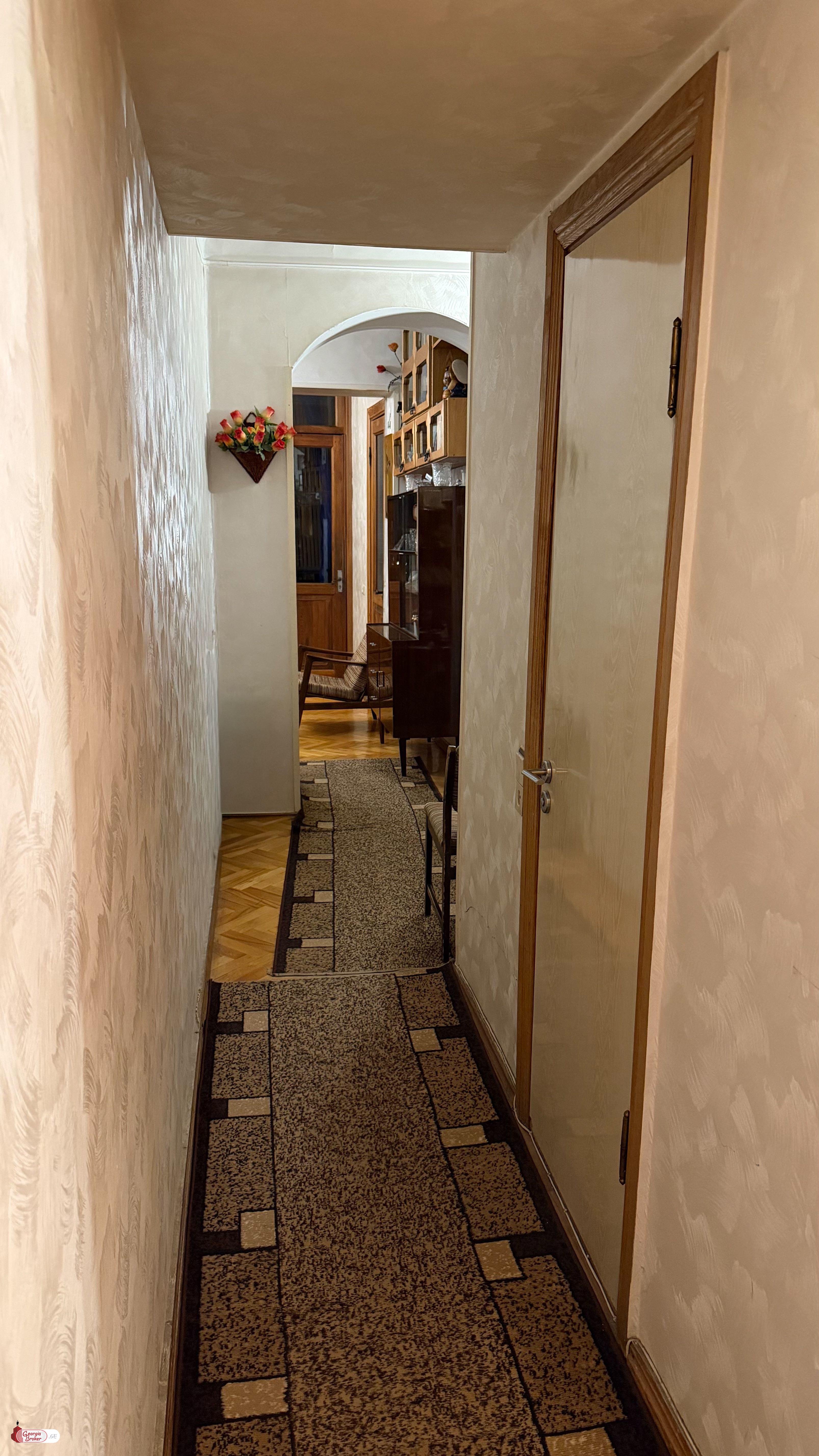 nearly repaired 3-room apartment for sale