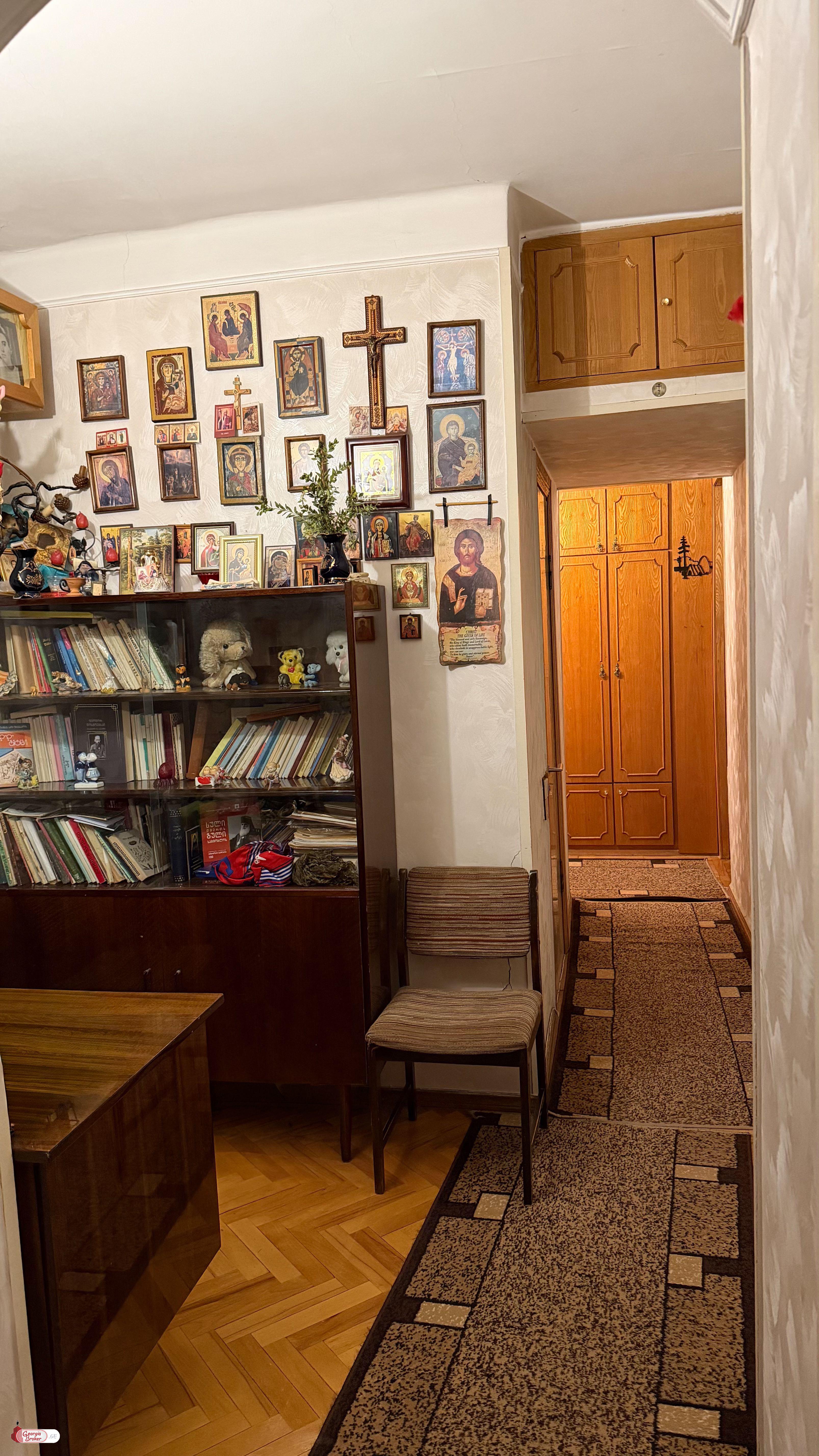 nearly repaired 3-room apartment for sale