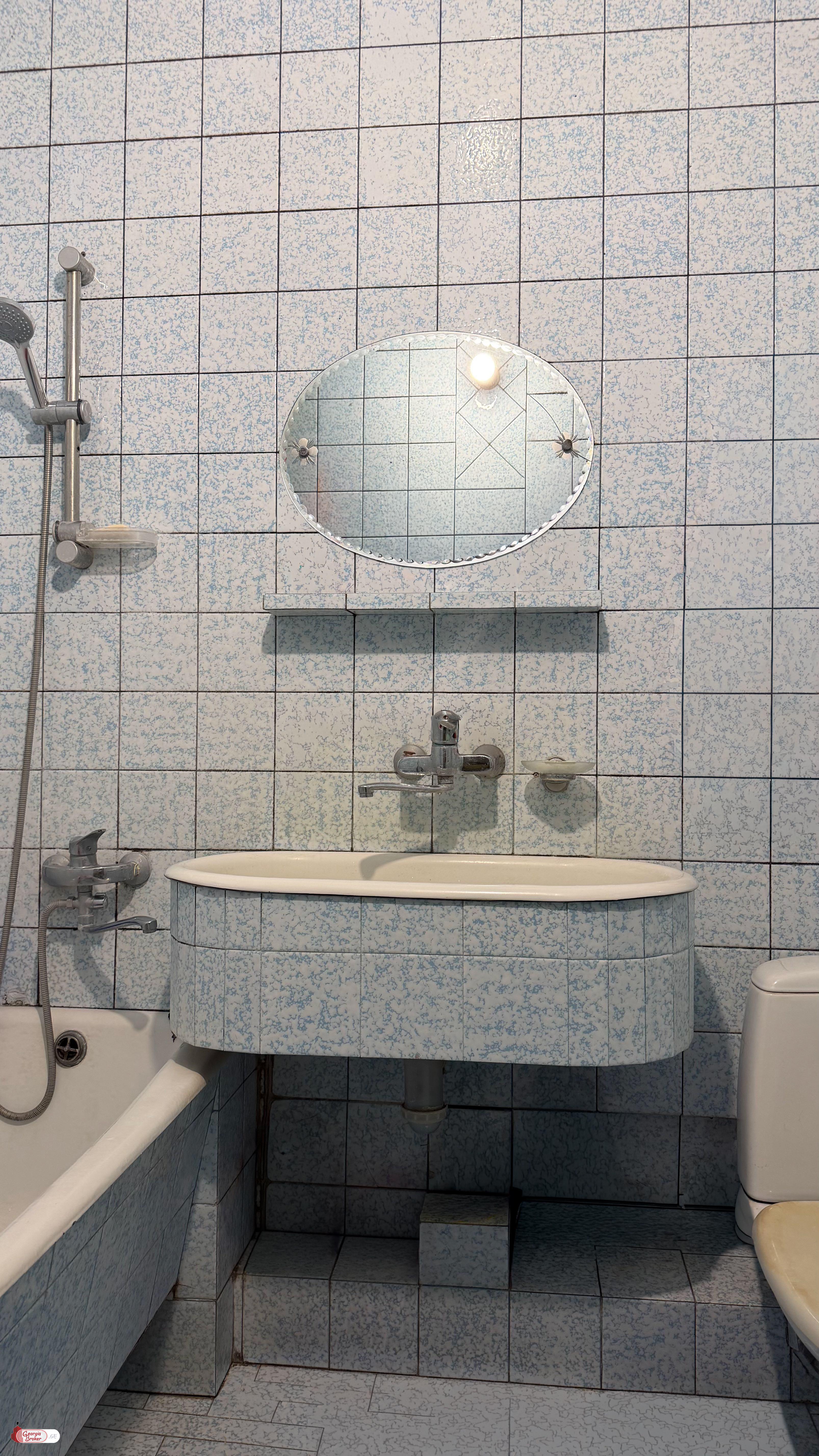 nearly repaired 3-room apartment for sale