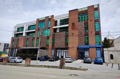 იყიდება ახალი გარემონტებული საოფისე ფართი