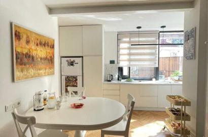 nearly repaired 4-room apartment for sale