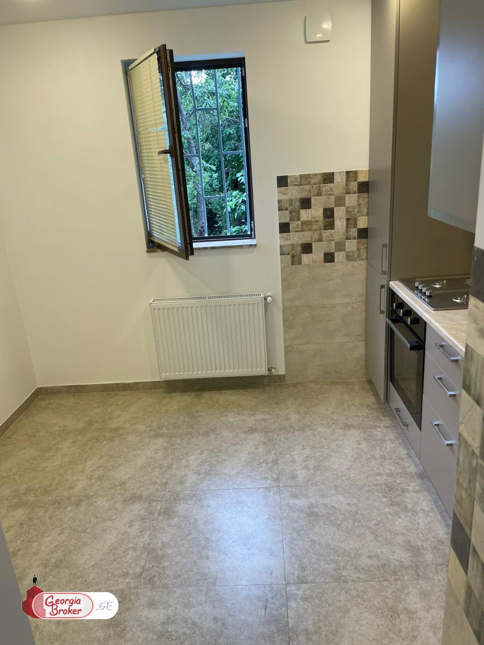 nearly repaired 5-room house for rent