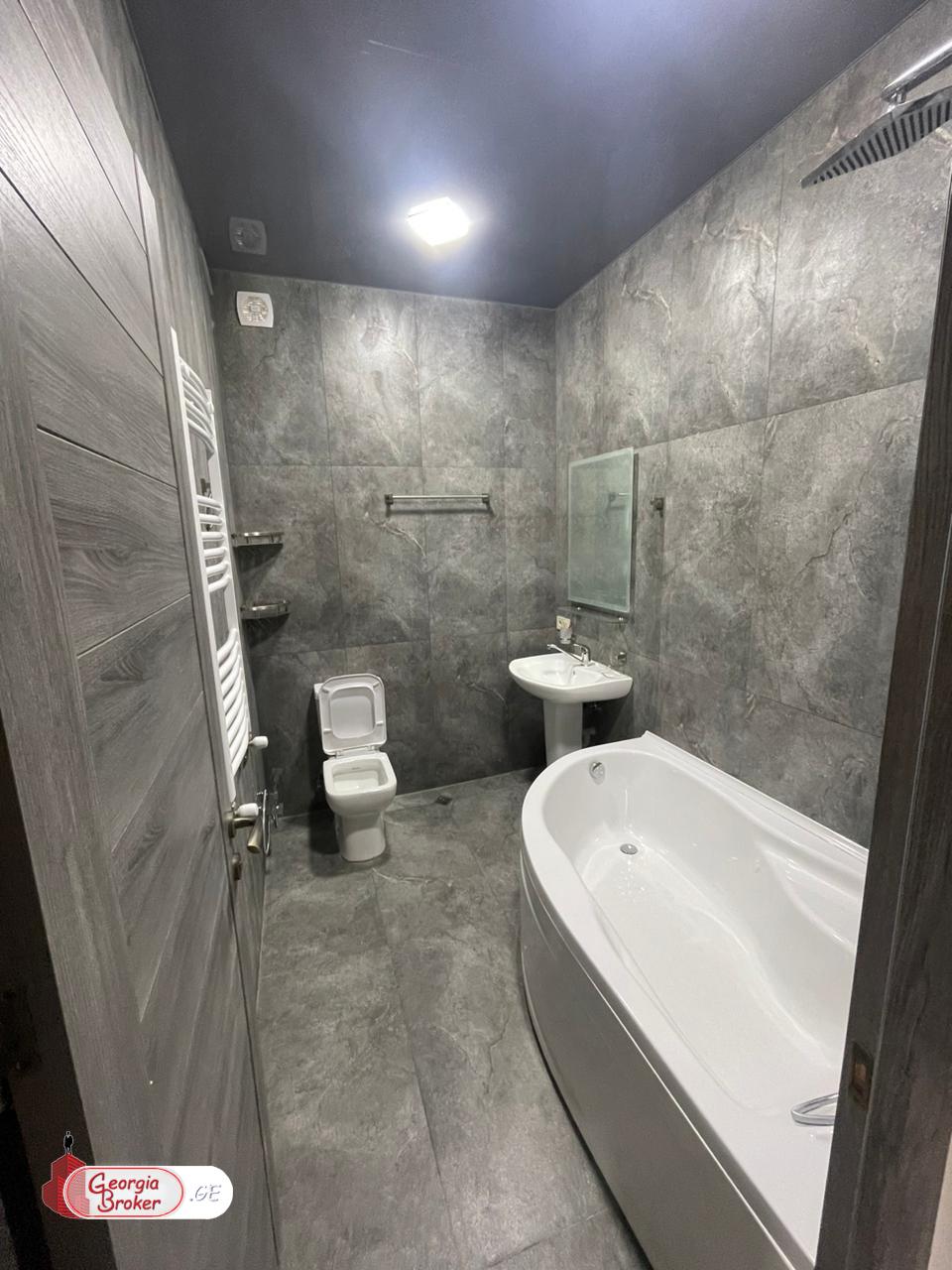 nearly repaired 5-room house for rent