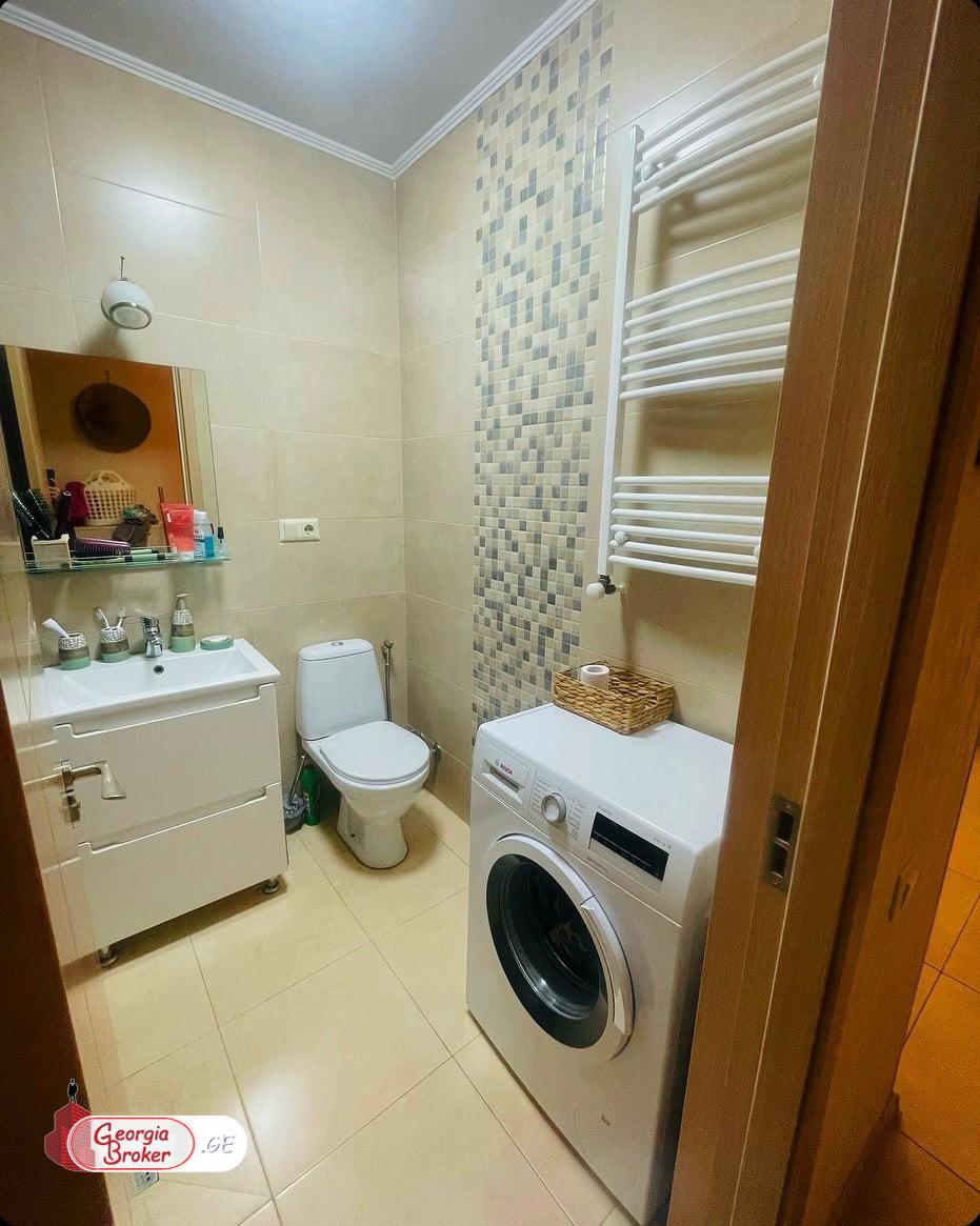 продается квартира с новым ремонтом 3-комнаты