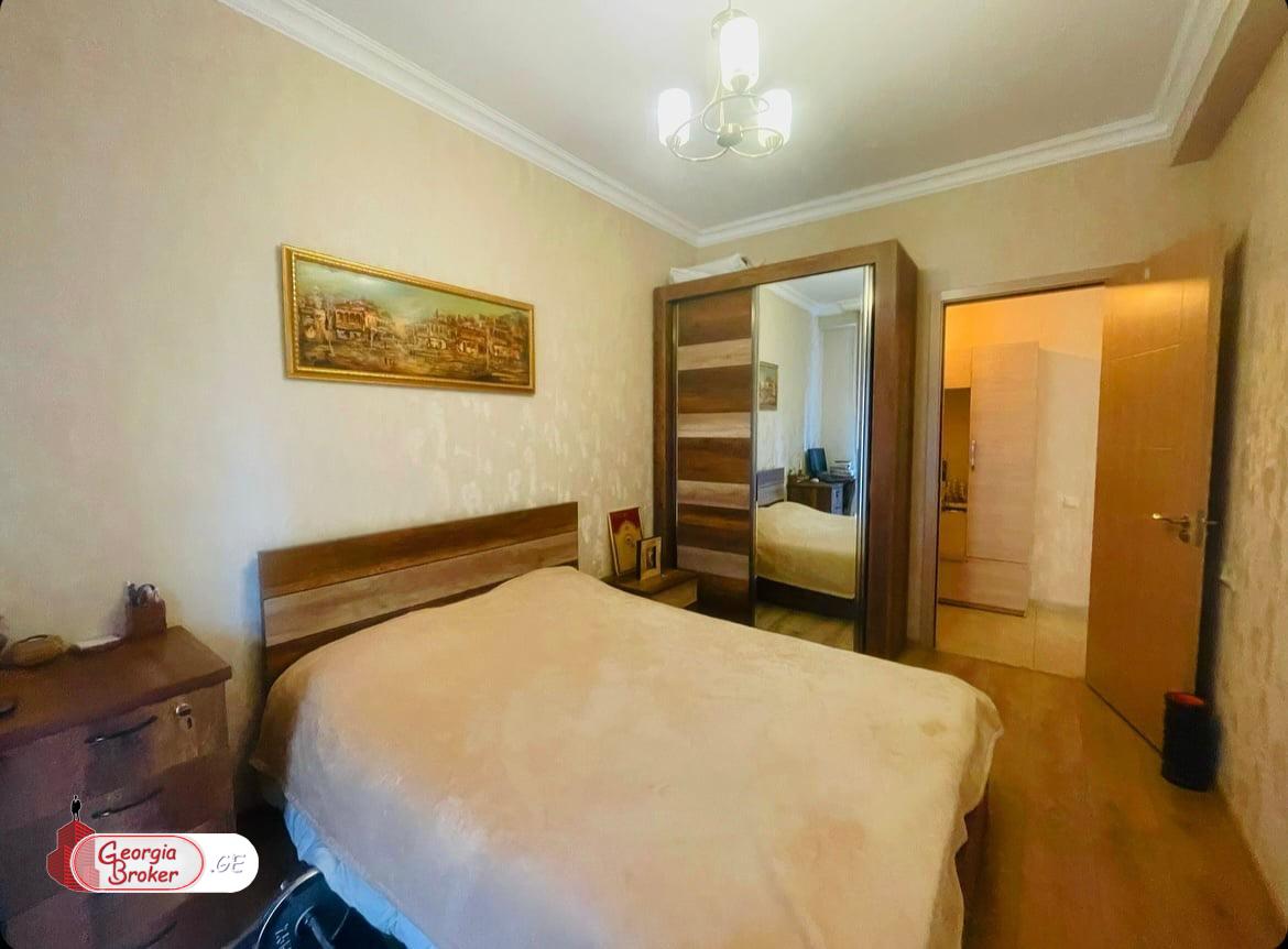 продается квартира с новым ремонтом 3-комнаты